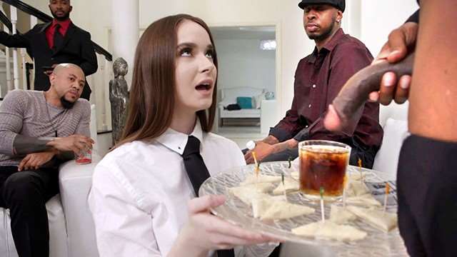 [DogfartNetwork] 极品洋马HazelMoore被大黑巨根爆菊 后庭开花惨叫连连